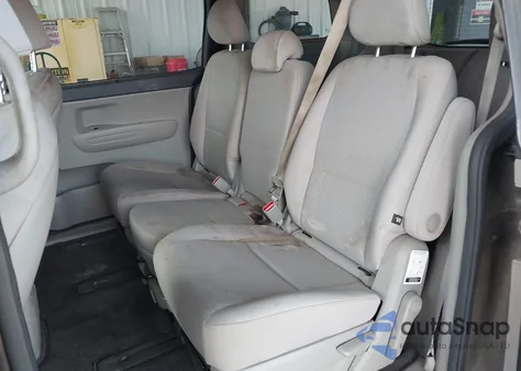 2016 Kia Sedona Lx z USA, uszkodzony, nr VIN KNDMB5C10G6116190